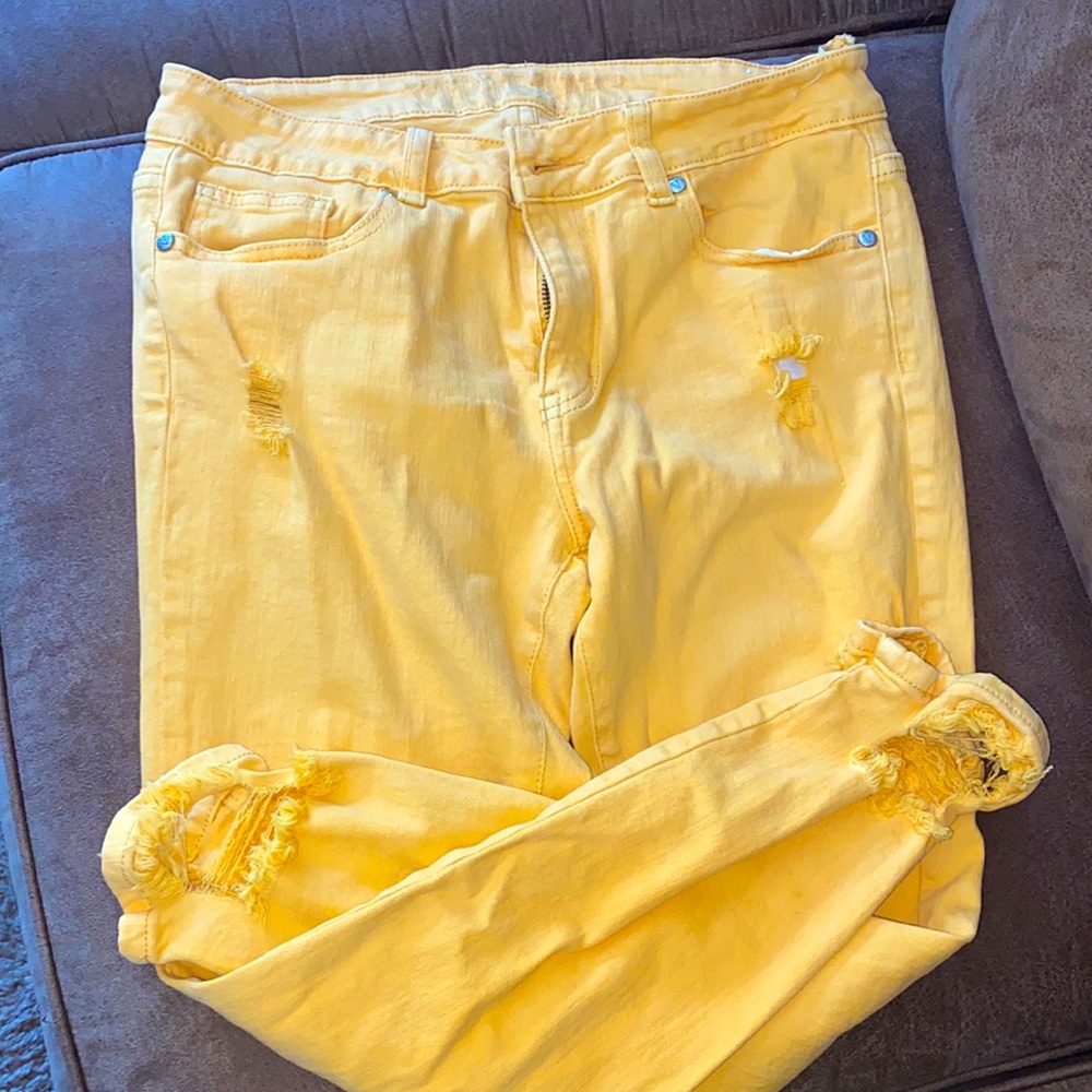 VIP jeans 👖 size 9 distressed and ripped design